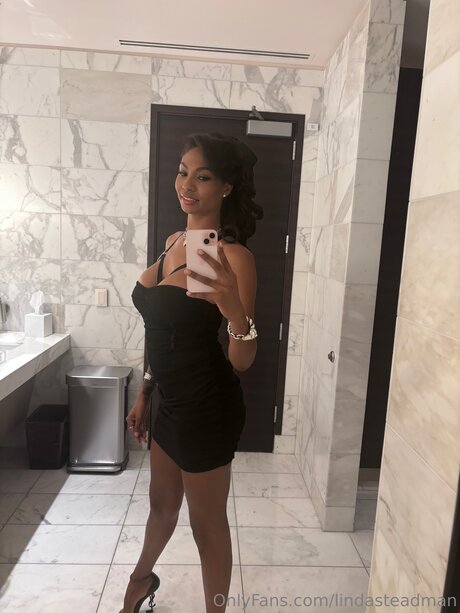 Lindasteadman porn model pics