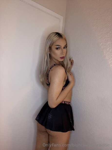 Bluntsandparadise exclusive model photos