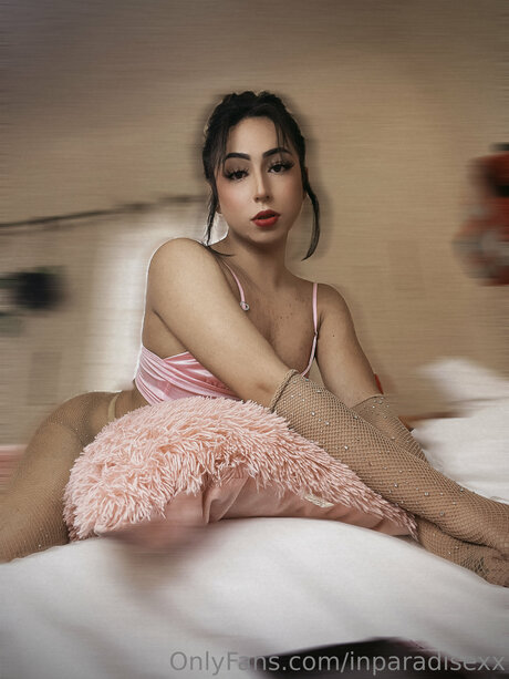 Bluntsandparadise model hot pictures