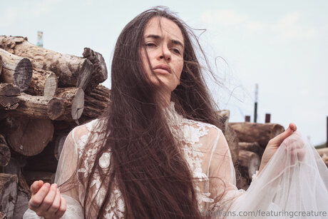 Featuringcreature model nude pic