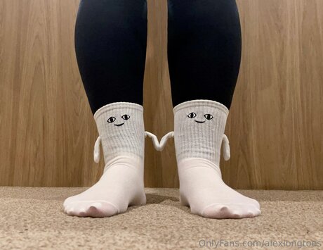 Alexlongtoes model nude photo