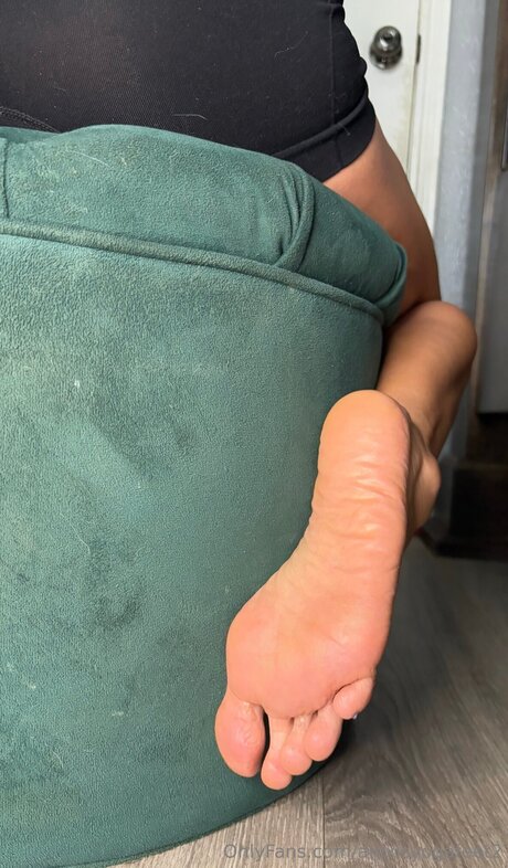 Alexisyogafeet2 pornstar free pic