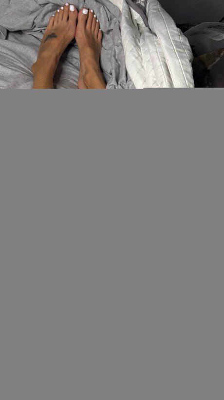 Alexisyogafeet pornstar exclusive photos