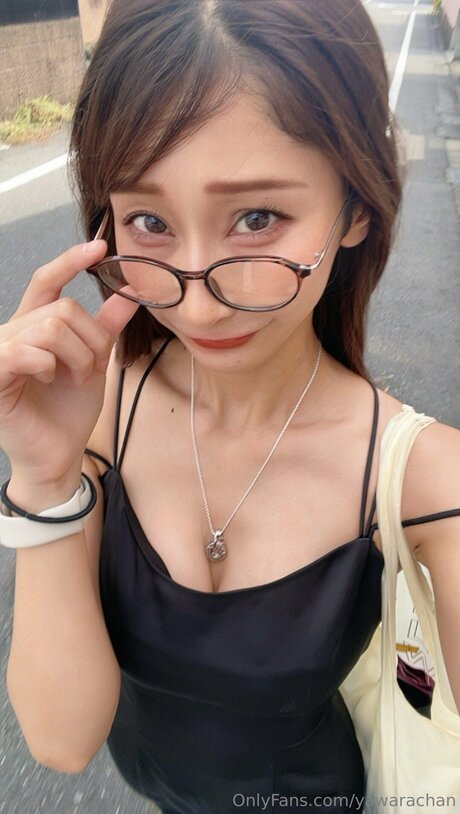 Yawarachan pretty actress pictures