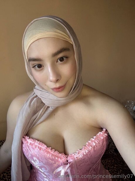 Princessemily07 model high quality img