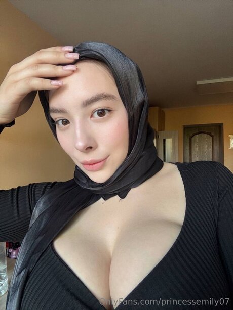 Princessemily07 pretty actress photo