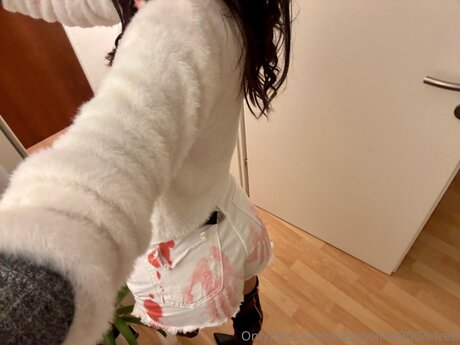 Debbie 2004 model sexy pictures