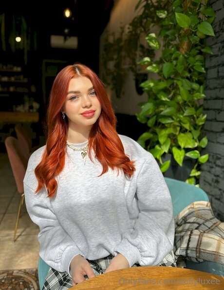 Dollyluxee hd actress picture