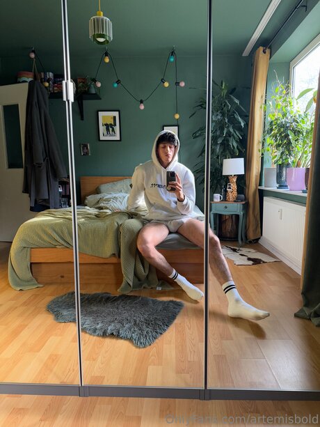 Artemisbold star pic