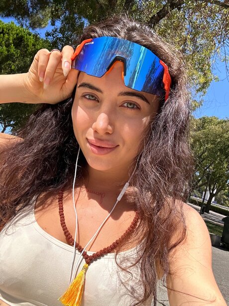 Kaira Xaen sexy actress images