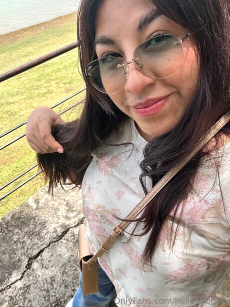 Hellenhotxxx free pornstar image