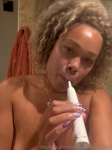 Falynfonoimoanafree nice model img