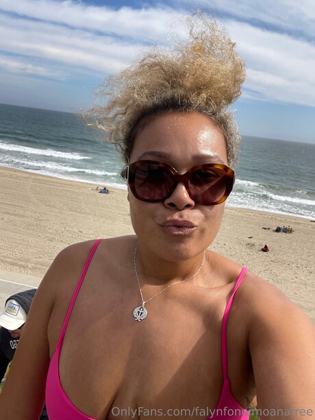 Falynfonoimoanafree art model pictures