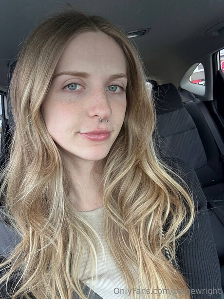 Paigewright beautiful actress galleries