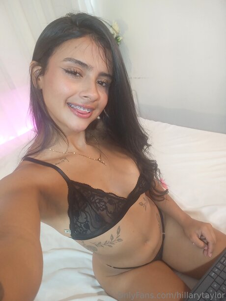 Hillarytaylor perfect star img