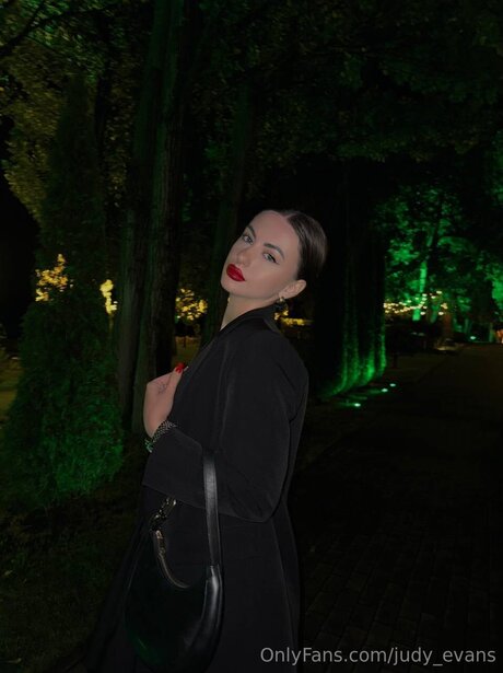 Judy Evans top model img