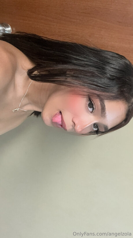 Angelzola model exclusive pic