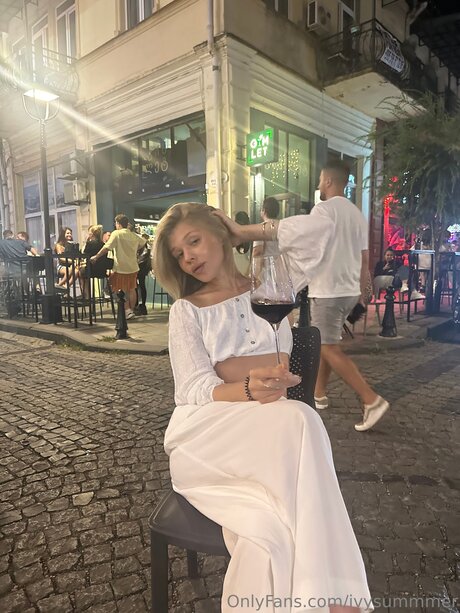 Ivysummmer naked pornstar gallery