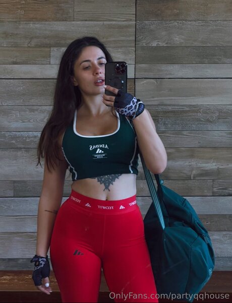 Partyqqhouse nude pornstar photos