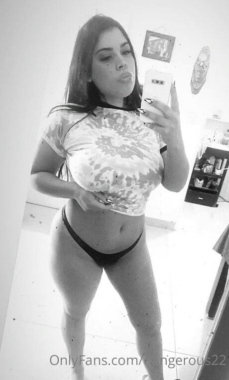 Dangerous22 star pretty pics