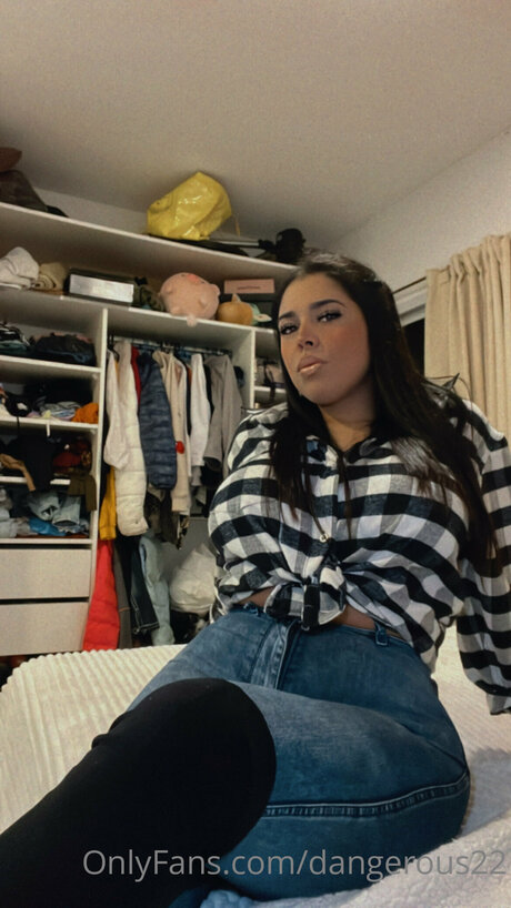 Dangerous22 nudes actress images