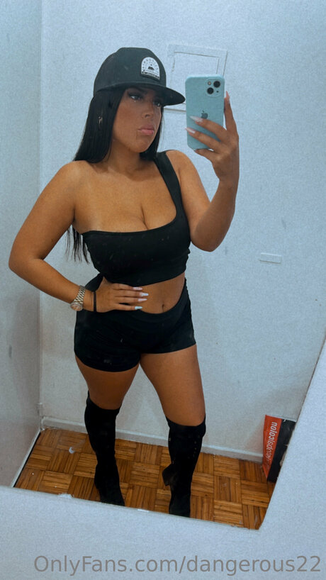 Dangerous22 sexy pornstar picture