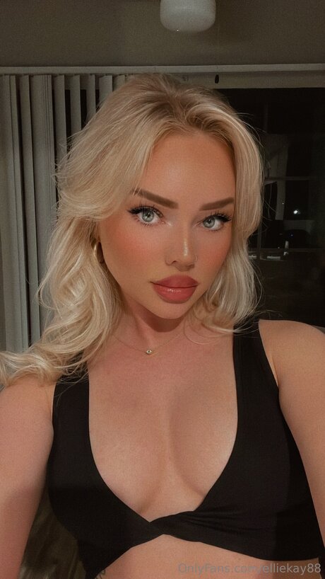 Xo Ellie pornstar xxx photos