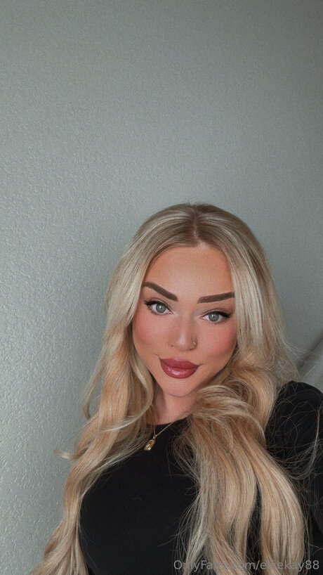 Xo Ellie nude actress pics