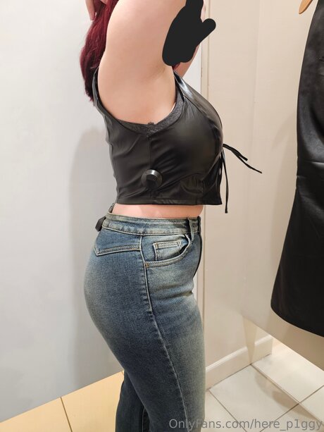 Here P1ggy model nude pictures