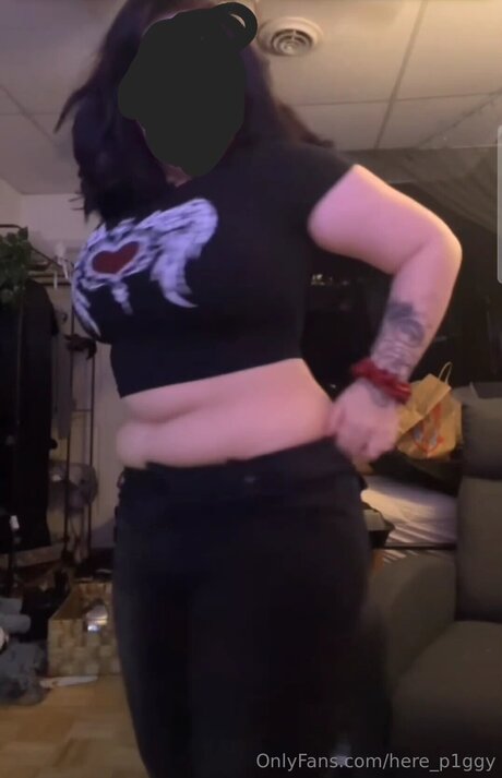 Here P1ggy beautiful model img