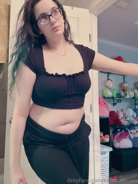 Kittenbelluwu model top archive