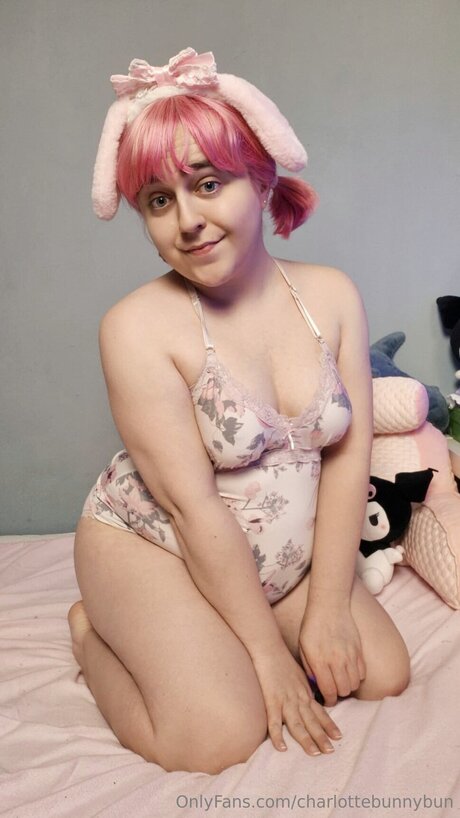 Charlottebunnybun hd actress pic