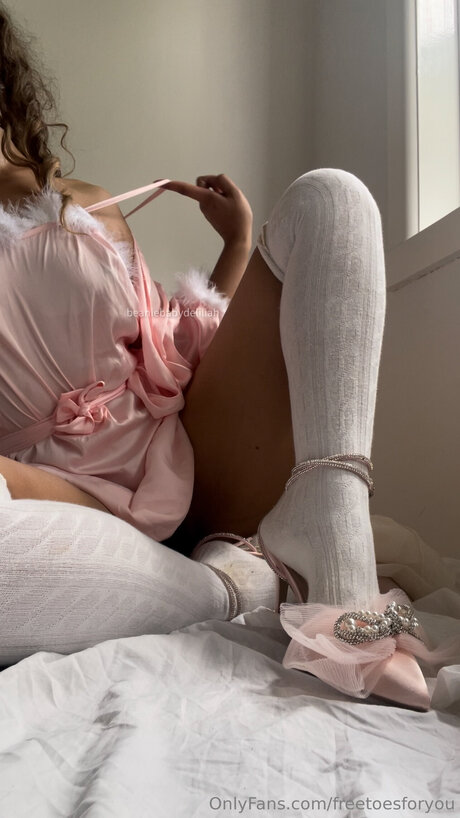 Freetoesforyou star pornographic pics