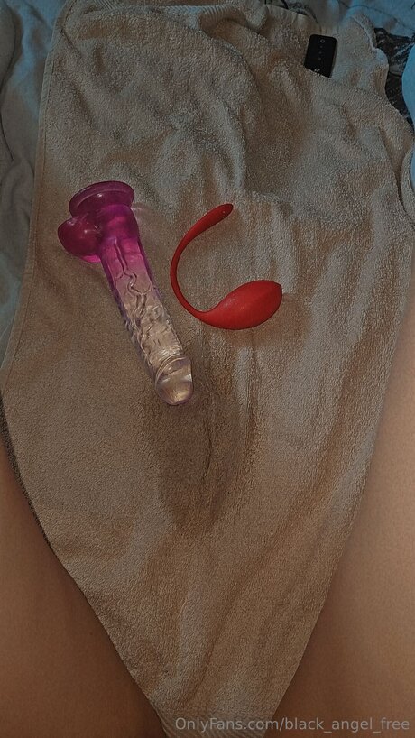 Black Angel Free naked star gallery