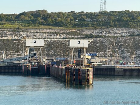 Travelsunshine model nice photo