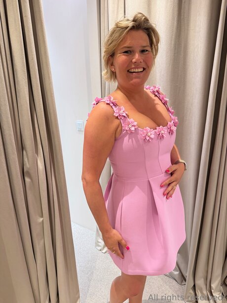 Travelsunshine beautiful model img