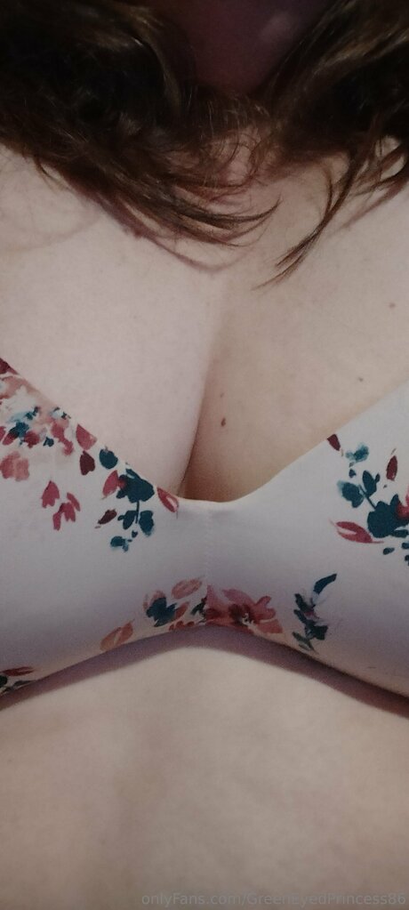 Greeneyedprincess86 star best photo