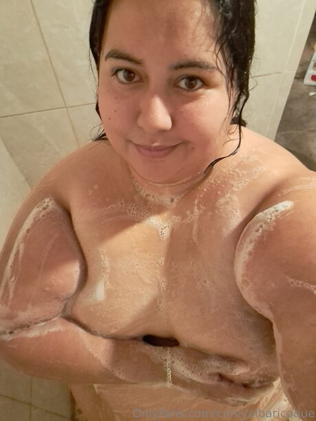 Curvyalbaricoque star erotic image