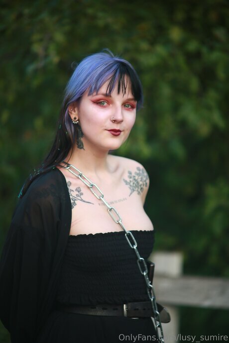 Lusy Sumire thumbnail