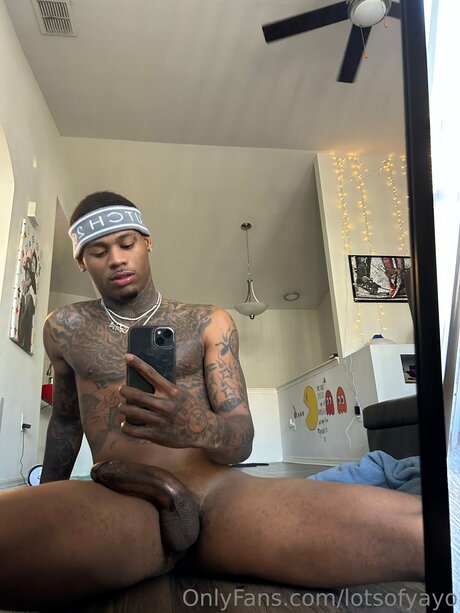 Lotsofyayo erotic model galleries