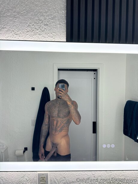 Lotsofyayo porn star img