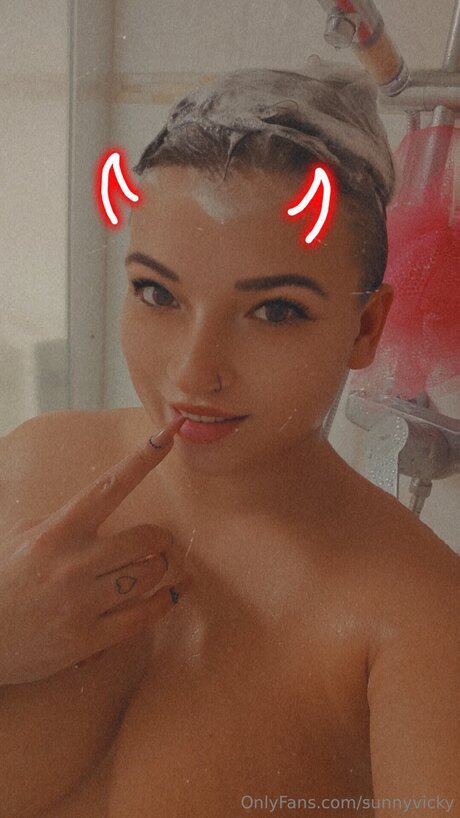 Sunnyvicky star pornographic pic