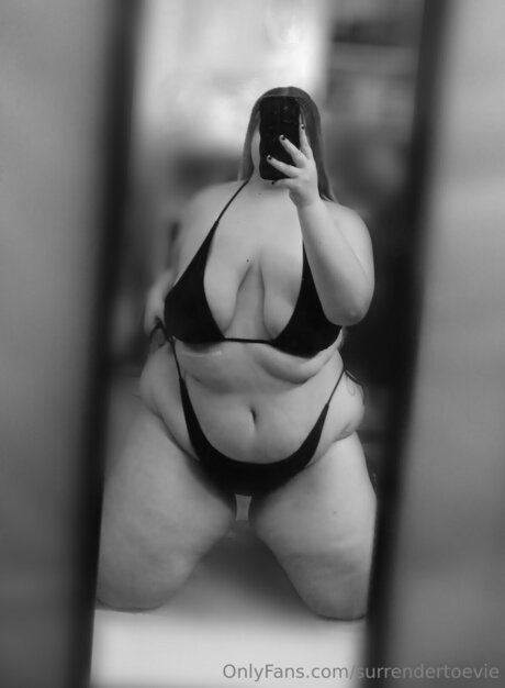 Surrendertoevie model adult galleries