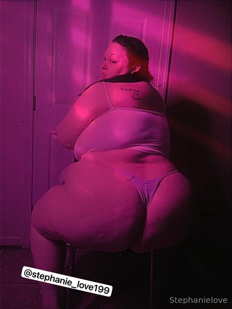 Stephanielove92 hot model picture