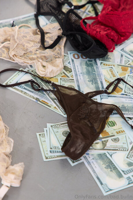 Bad Bunn star pornographic pic