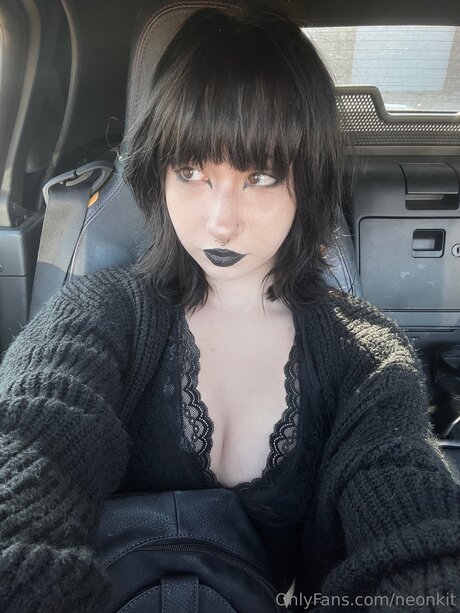 Neonkit model pornographic picture