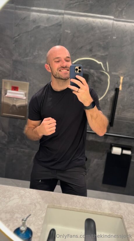 Thekindnessjock model xxx photo