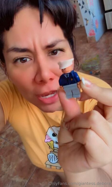 Giantess Debora hd pornstar pics