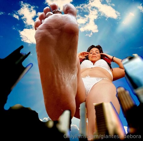 Giantess Debora erotic model galleries