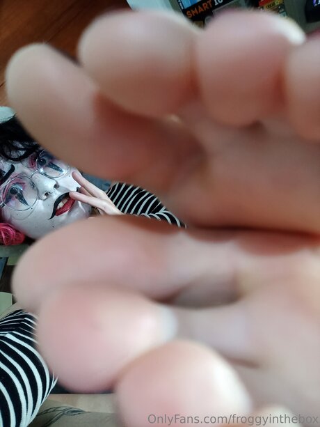 Froggyinthebox pornstar xxx gallery